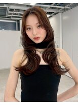 ユーフォリア 新宿店(Euphoria)&nbsp;センター分けくびれヘア前髪ロングレイヤー韓国ヘアエモージュ