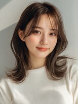 ビューティシモ 川越(Beautissimo) アッシュベージュ 外ハネミディアム レイヤー ゆる巻き 艶髪