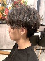 リンクス トウキョウ(LINKS TOKYO)&nbsp;くせ毛風パーマ、センターパート