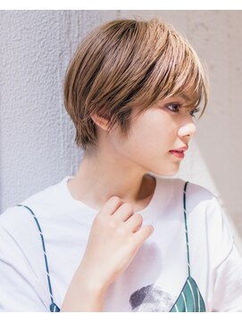 ピズム(PISM) 耳かけカジュアルイメチェンショート/フォギーベージュ