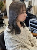オリーブグレージュ