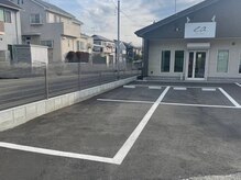 エア(ea)の雰囲気（車のご来店でも広々とした停めやすい駐車場を完備しております☆）