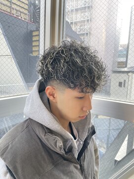 フライ 東通り店(Frei) ホワイトメッシュスペインカール