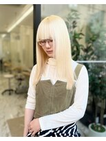 ナナ(NANA)&nbsp;ホワイト/ブロンド/ブリーチ/カラー/抜きっぱなし/ロングヘア