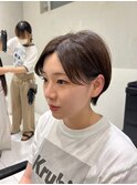 【太田達朗】丸みのある耳かけショート/センターパート