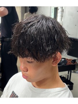 ブルニール 心斎橋(BLEUNIR) 緩めツイストスパイラルパーマ　心斎橋　本町　メンズ