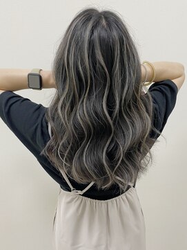 マーシュ ルーヴェ(marshu Luve) 白髪もぼかせるハイライト