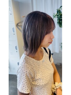 アン(un) 切っぱなしボブ/グレージュ