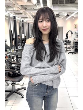 アナ ラーナ(Anna Lanna) ナチュラルレイヤー　くびれミディアム　アッシュグレージュ