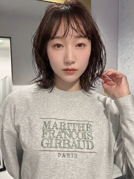 ヴェイン 渋谷(vain) 顔周りカット ニュアンスパーマ 20代 前髪カット ブラウンカラー