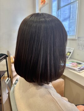 アーブ(hair and make urb) ダークブラウン前上がりボブ