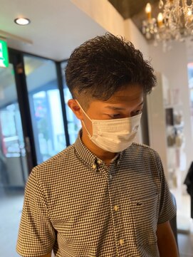 アイズ 海老名(AIZU) ツイストスパイラルパーマフェードカットメンズショート短髪