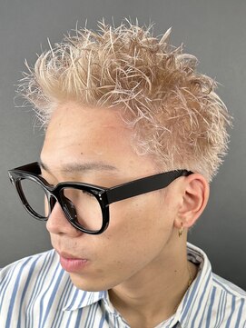 スキル(SKILL) スパイキーショート ホワイトベージュ