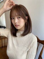 大人かわいいミディアムレイヤー/ピンクベージュ/小顔レイヤー