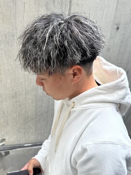 フレイム(FLAME) 【FLAME 天文館】ホワイトメッシュカラー×ツイストパーマ