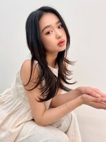 ヒュー 広島(HEW)&nbsp;くびれ顔まわりレイヤーカット大人かわいいオリーブヘア20代30代