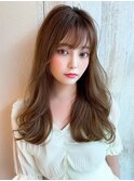 30代小顔に見えるくびれヘアレイヤー × オリーブグレージュ