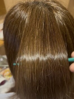 髪質改善ストレートでパサつきチリつきを取り広がりを抑え、柔らかく、真っ直ぐ過ぎない自然な仕上がりに◎