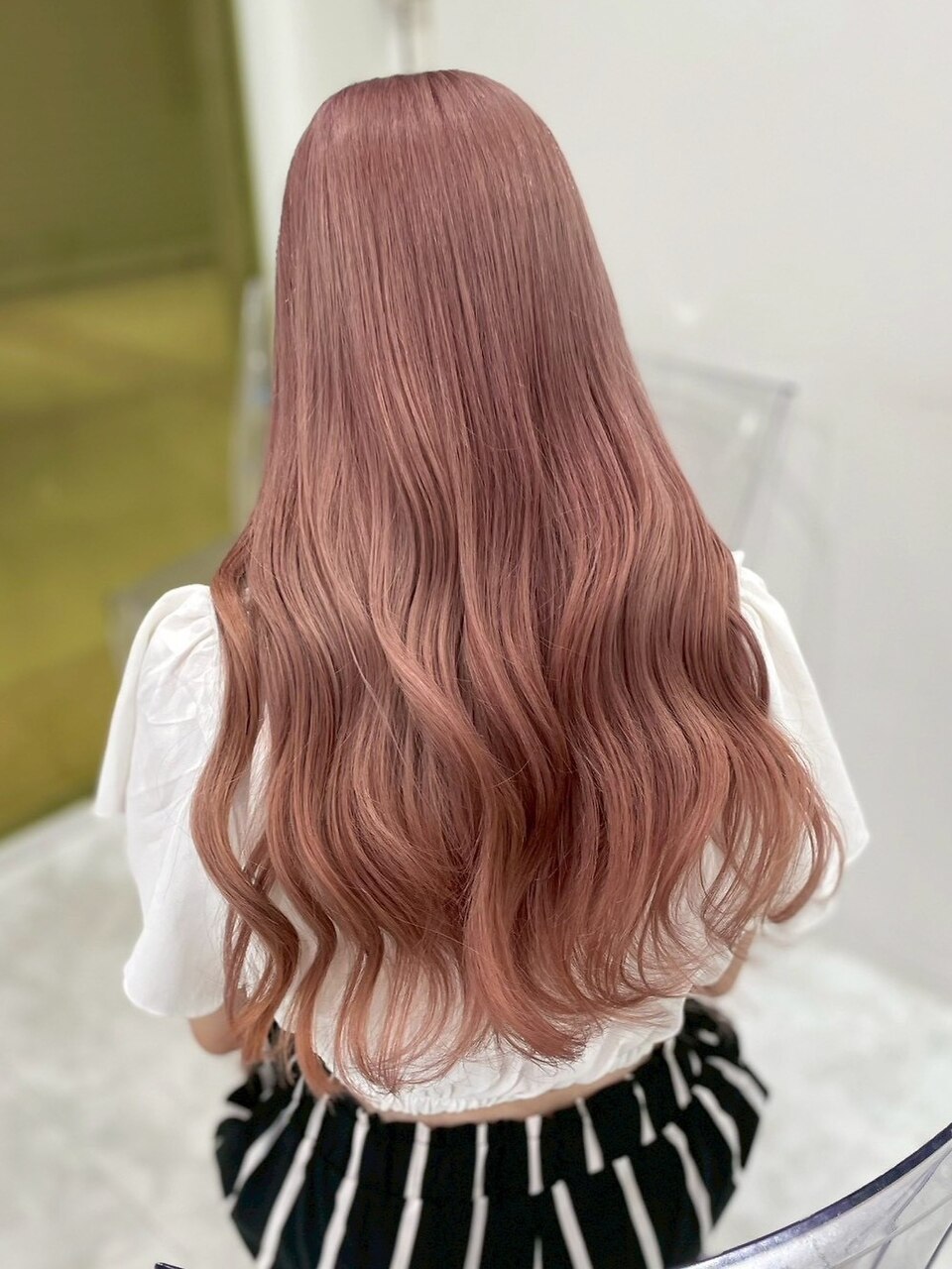 2026年夏】ミルクティーピンクの髪型・ヘアアレンジ｜人気順