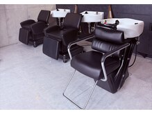 アース 行徳店(HAIR&MAKE EARTH)の雰囲気（シャンプー台では足を延ばしリラックスしてお過ごし頂けます。）