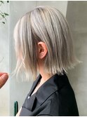 ホワイトブロンド、外ハネボブ、プラチナブロンド、ブリーチ３回