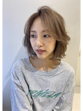 アンクー(Ankh) グレーベージュ×ナチュラルレイヤー