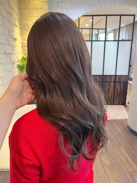 トローノ 栄(TRONO) 透明感グレージュカラー