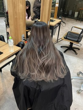 ヌエン 渋谷(NU/EN) グレージュ バレイヤージュ