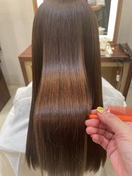 ソルチュナ 衣笠(SOLTUNA) 髪質改善縮毛矯正 【Soltuna 衣笠 東海林 奈美】