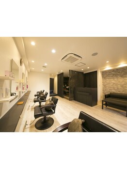 お客様の気持ちに寄り添い、髪の悩みや理想のスタイルを叶えるお手伝いをさせていただきます♪