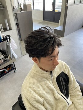 トーン(tone) フェザーショート/フェザーパーマ/ケアパーマ/メンズカット