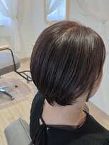 カルミア(Kalmia)&nbsp;丸みショートボブ×白髪ぼかし