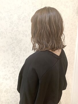 ジルバイジアン(JILL by GIEN) 切りっぱbobに簡単コテ巻きでおしゃかわに ♪ @タナカ