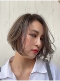 イメチェン/ホワイトブロンド/外ハネボブ/美髪/ワイドバング