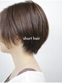 ストレートのナチュラルショート