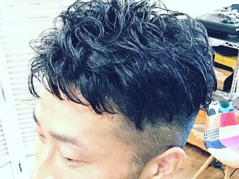 アカシ(BARBER SHOP AKASHI)の写真/【セットしやすいスタイルへ♪】アイパーからツイスト、スパイラルまでパーマならお任せください！