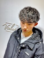トレイス バイ バロレ(trace by Valore) 波巻きパーマハイライト