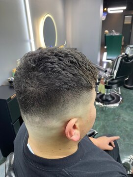 グリーディーフォックス 三軒茶屋(GreedyFOX) 波巻き/マッシュパーマ/ウルフ/ハイライト<理容室>三軒茶屋