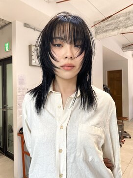 ナループロアツム(Nalu pu loa Tsum) レイヤーカット/パーマ落とし/ターンダウン