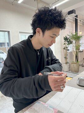 クヴェル(Kvell) 刈り上げなしスパイキーショート