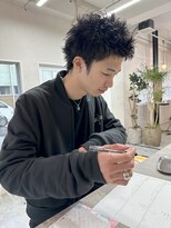 クヴェル(Kvell) 刈り上げなしスパイキーショート