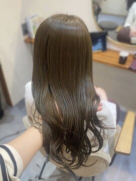 トワ(toi) オリーブグレージュ/ブリーチなしダブルカラー/透明感/横浜