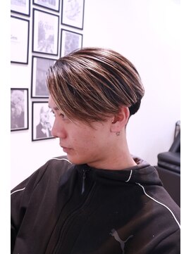 グラッドマンズカットクラブ 立川(GLADMAN'S CUT CLUB) センターパート メンズカット メンズハイライト