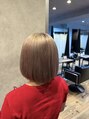 ヘアサロンM 新宿 ワンブリーチで作るミルクティーベージュ