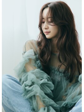 ザザアオヤマ(ZA/ZA AOYAMA) 大人のロングヘア/ローレイヤー/センター分け前髪/顔周りカット