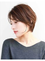 リル(Rire) 大人小顔ショートボブ耳かけ丸みくびれ30代40代50代