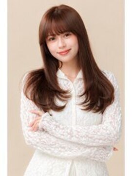 クロエ 堀江(Cloe) レイヤースタイル　前髪あり　内巻きレイヤー