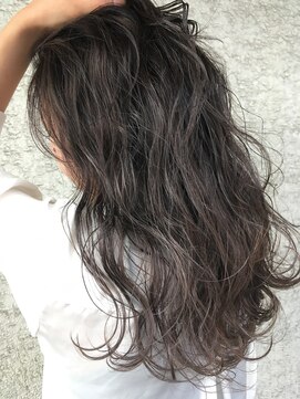 アブアイ(I love I) 透明感ハイライトたっぷりのグレージュ