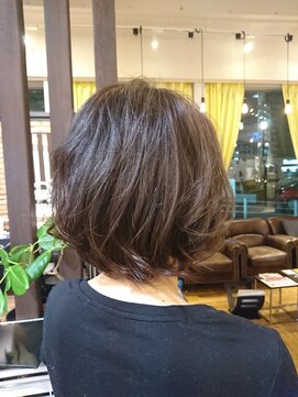 ウノプリール 京橋店(uno pulir) 伸ばしかけゆるウェーブボブ