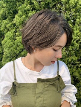 シー バイ ロンド 新宿(Sea by Lond) デザインカラーのショートボブ♪新宿